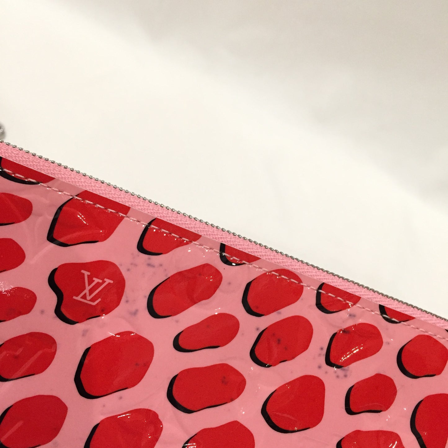 Louis Vuitton Damier Neverfull Pochette Wrislets Sku# 66853