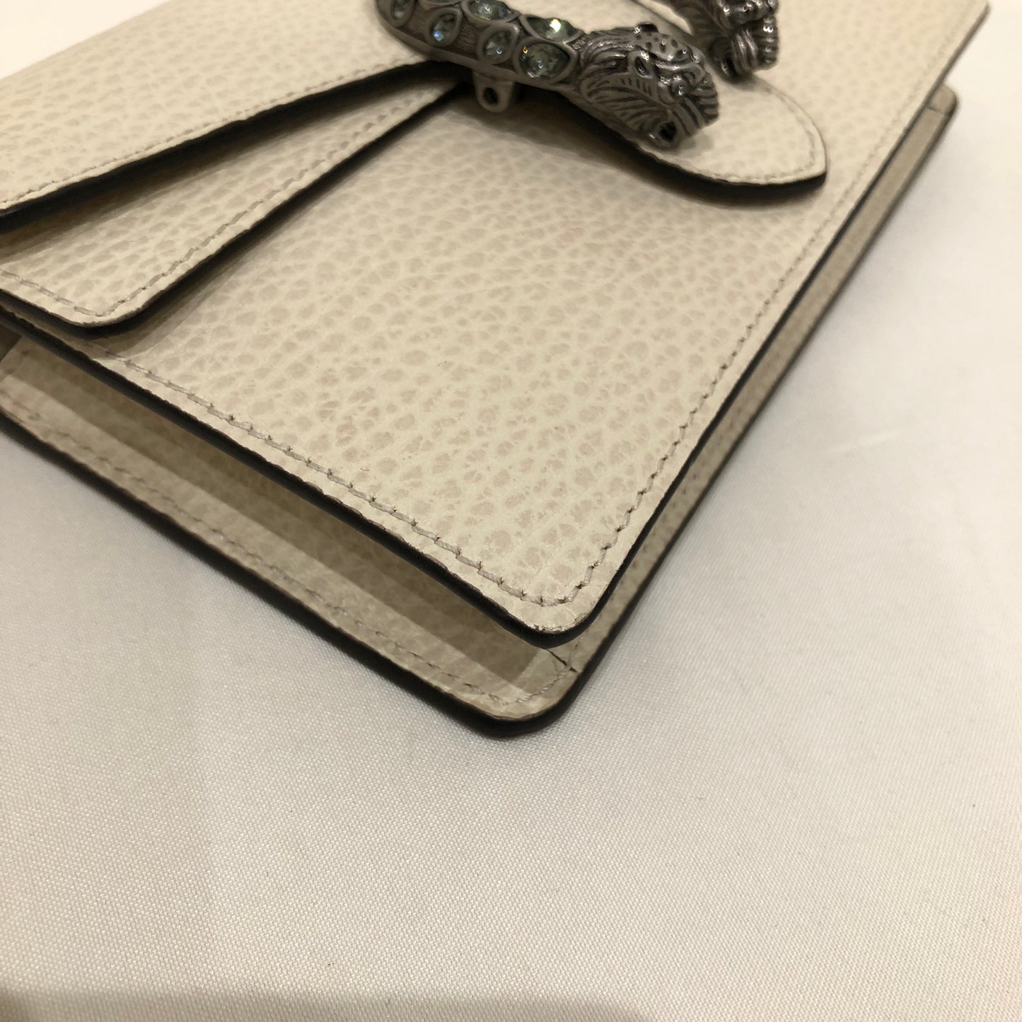 Louis Vuitton Gold Circle Logo Key Ring Charm Sku# 66821