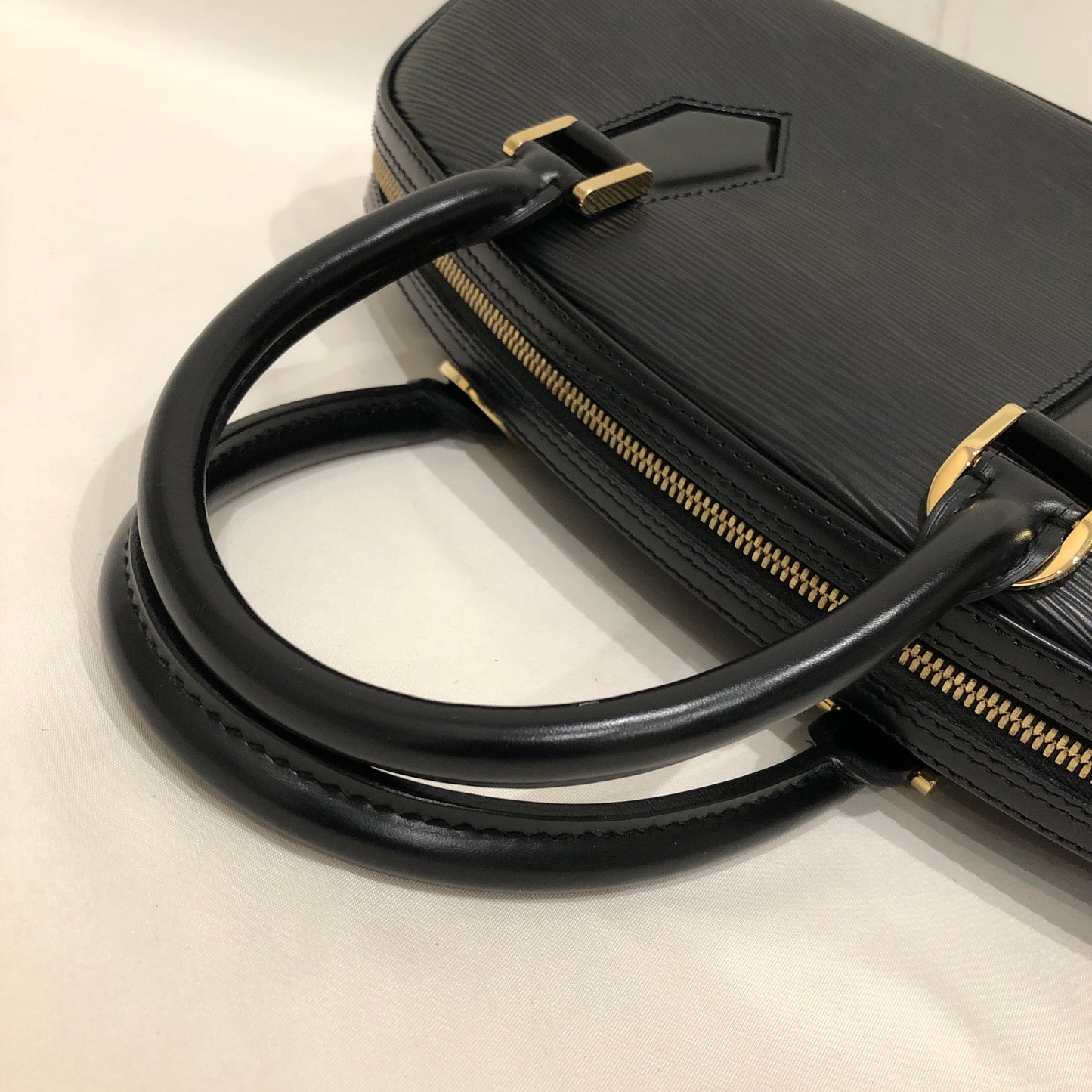 Gucci Red Leather Belt Bag 75/30 Sku# 63738