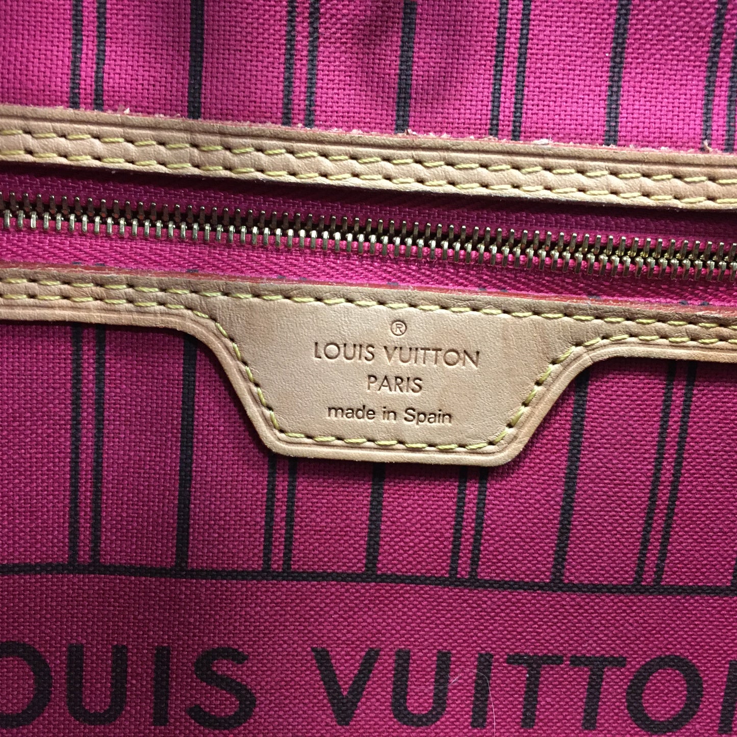 Louis Vuitton Monogram Coated Canvas Neverfull MM Shoulder Bag Sku# 68373