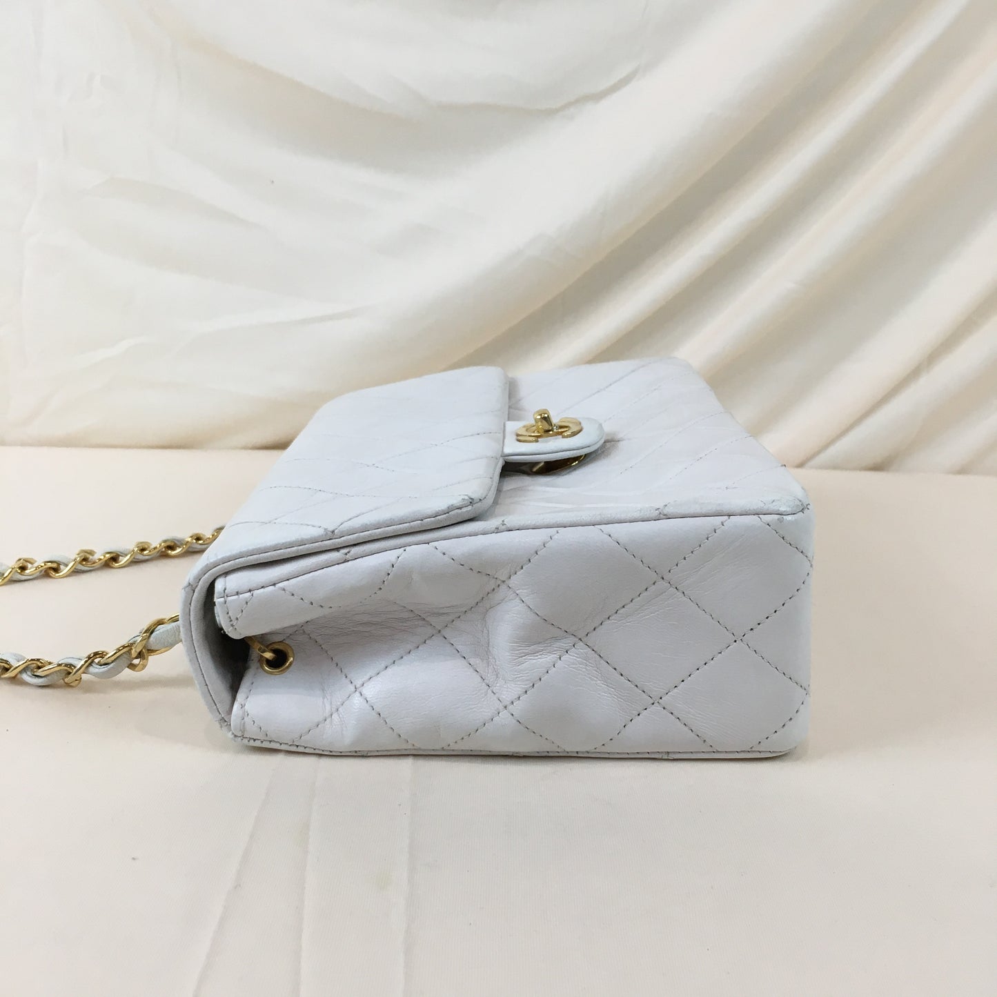 Chanel White Vintage Classic Square Flap Shoulder Bag Sku# 69636