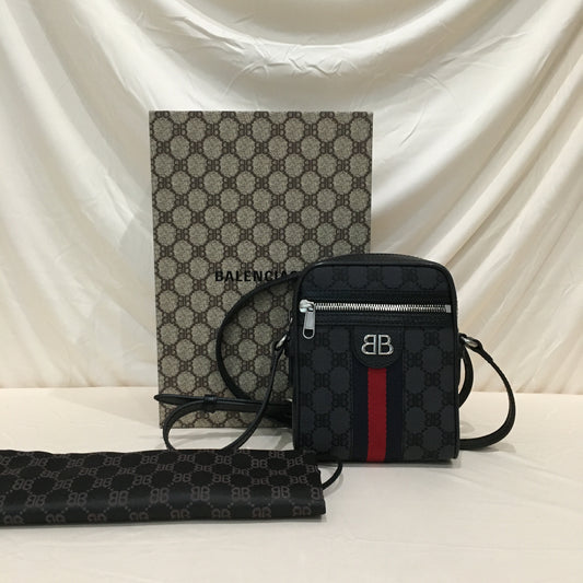 Gucci x Balenciaga Black Canvas The Hacker Project Shoulder Zip Bag Sku# 71476