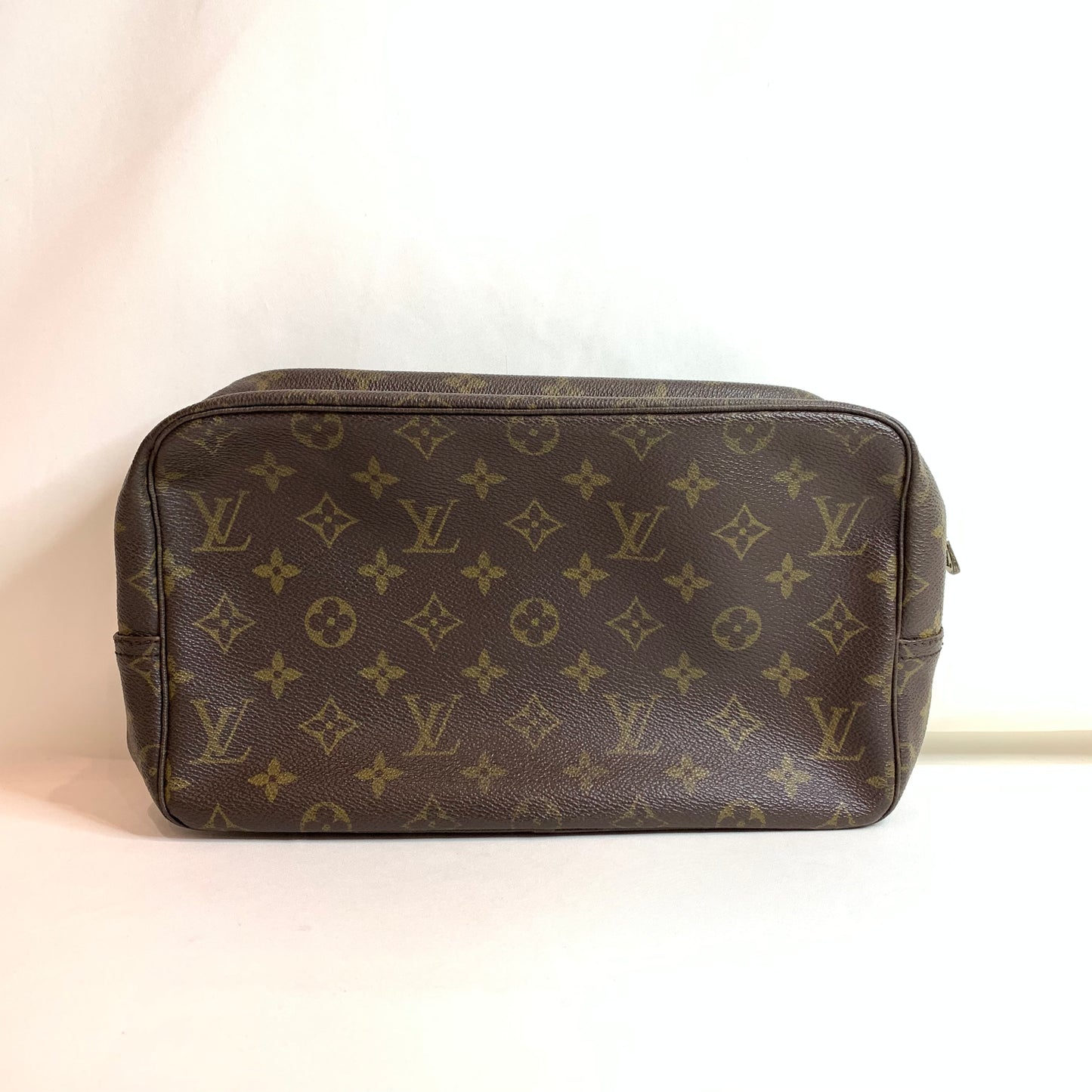 Louis Vuitton Monogram Coated Canvas Turth Toilette Pochette 28 Clutch Sku# 81180