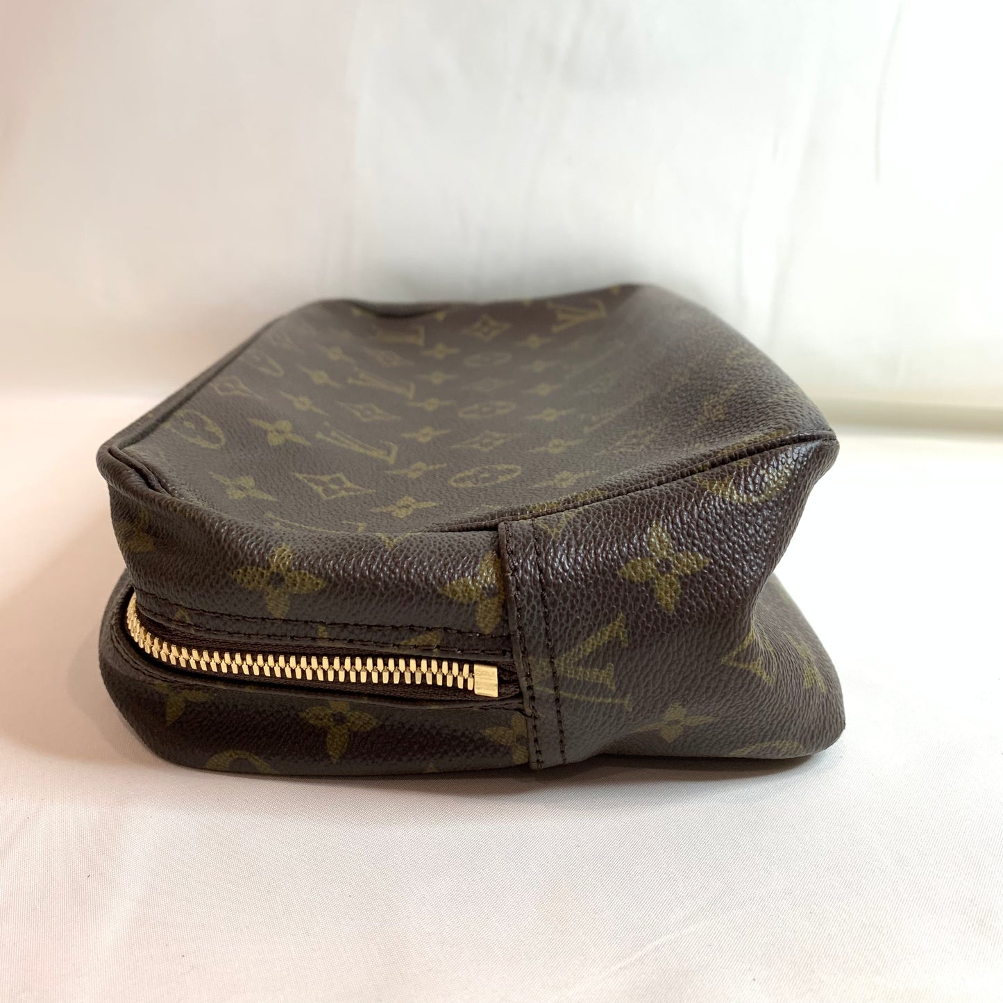 Louis Vuitton Monogram Coated Canvas Turth Toilette Pochette 28 Clutch Sku# 81180