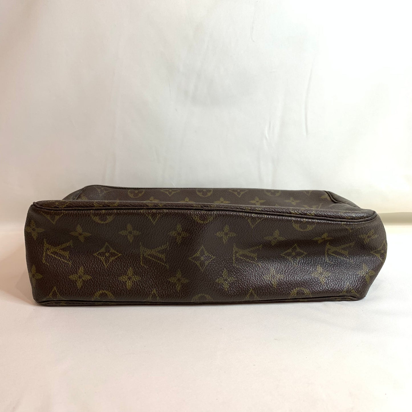 Louis Vuitton Monogram Coated Canvas Turth Toilette Pochette 28 Clutch Sku# 81180