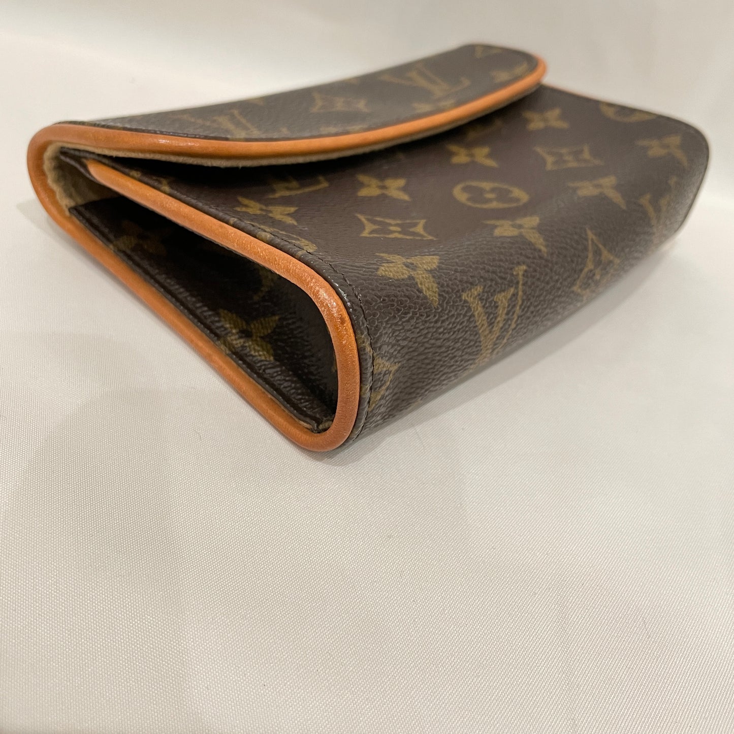 Louis Vuitton Monogram Coated Canvas Florentine No Strap Pochette Clutch Sku# 80169