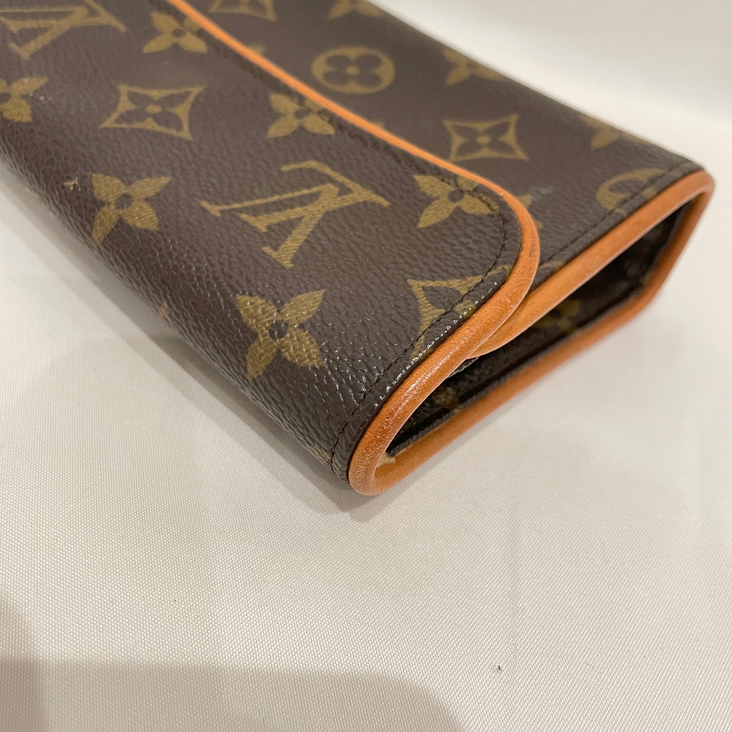 Louis Vuitton Monogram Coated Canvas Florentine No Strap Pochette Clutch Sku# 80169