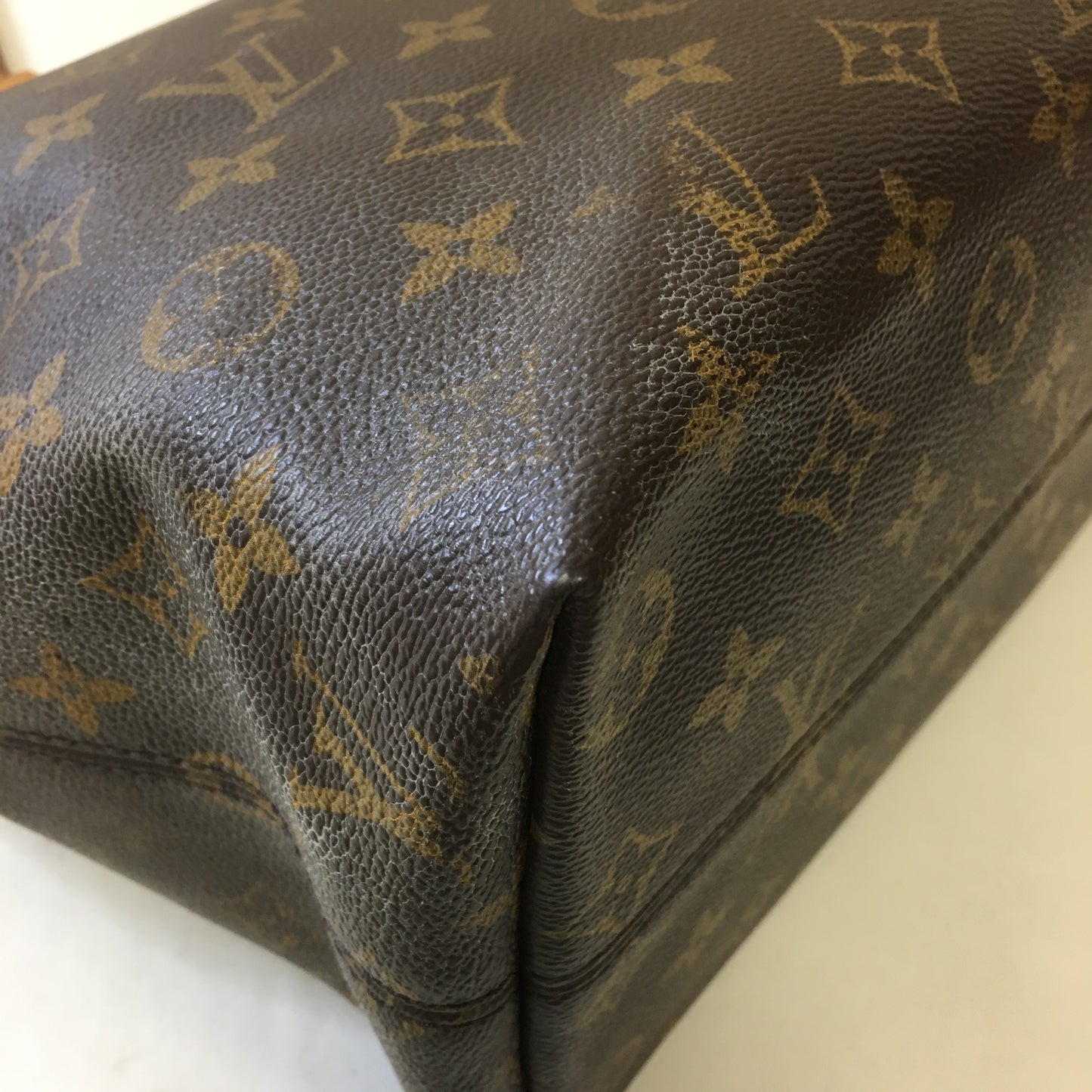 Louis Vuitton Monogram Coated Canvas Iena Shoulder Bag Sku# 65784