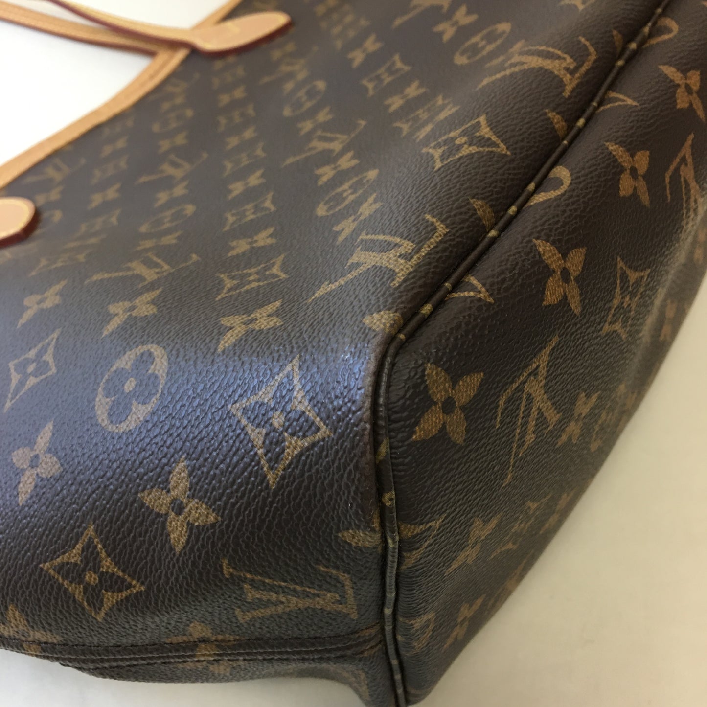 Louis Vuitton Monogram Coated Canvas Neverfull MM Shoulder Bag Sku# 68191