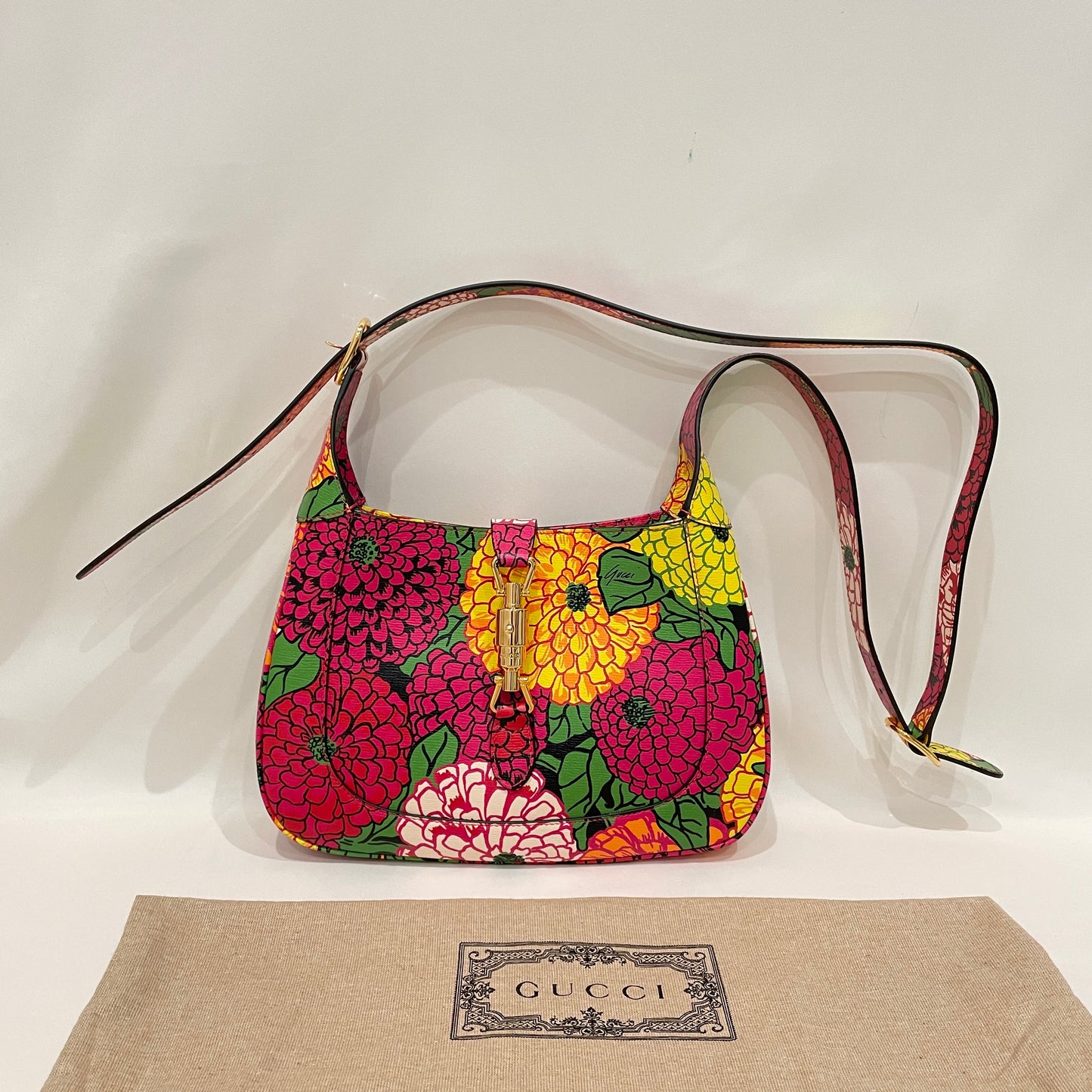 Gucci X Ken Scott Floral Print Calfskin Jackie Multicolor Shoulder bag Sku# 80304