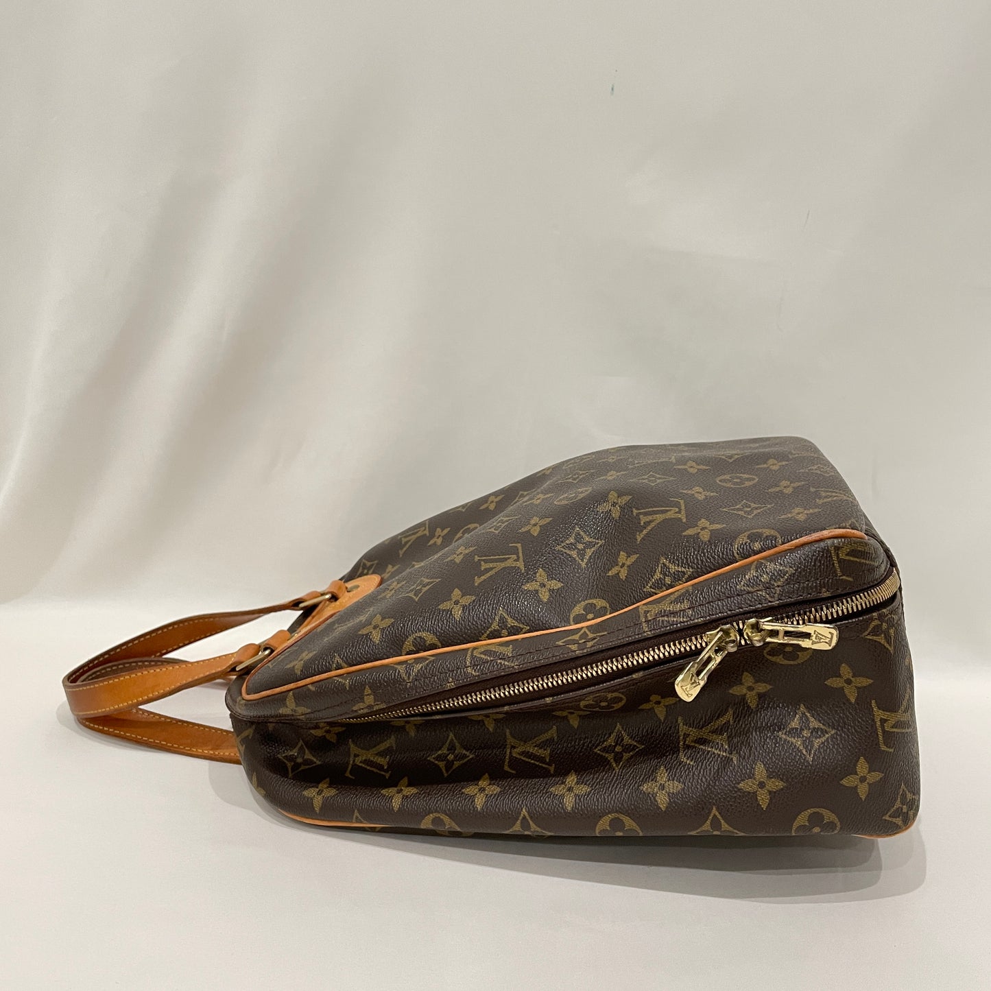 Louis Vuitton Monogram Canvas Excursion Tote Sku# 80431