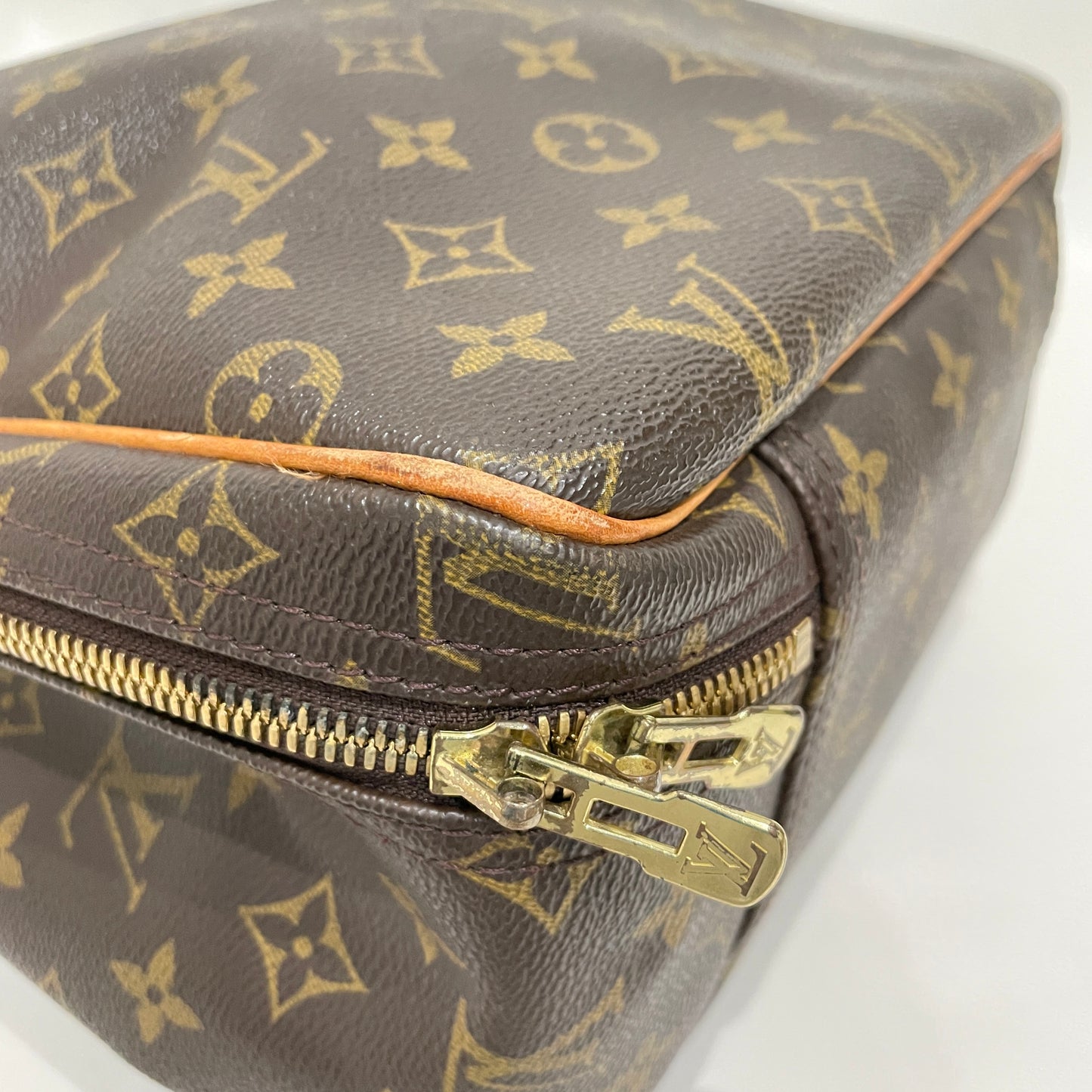 Louis Vuitton Monogram Canvas Excursion Tote Sku# 80431