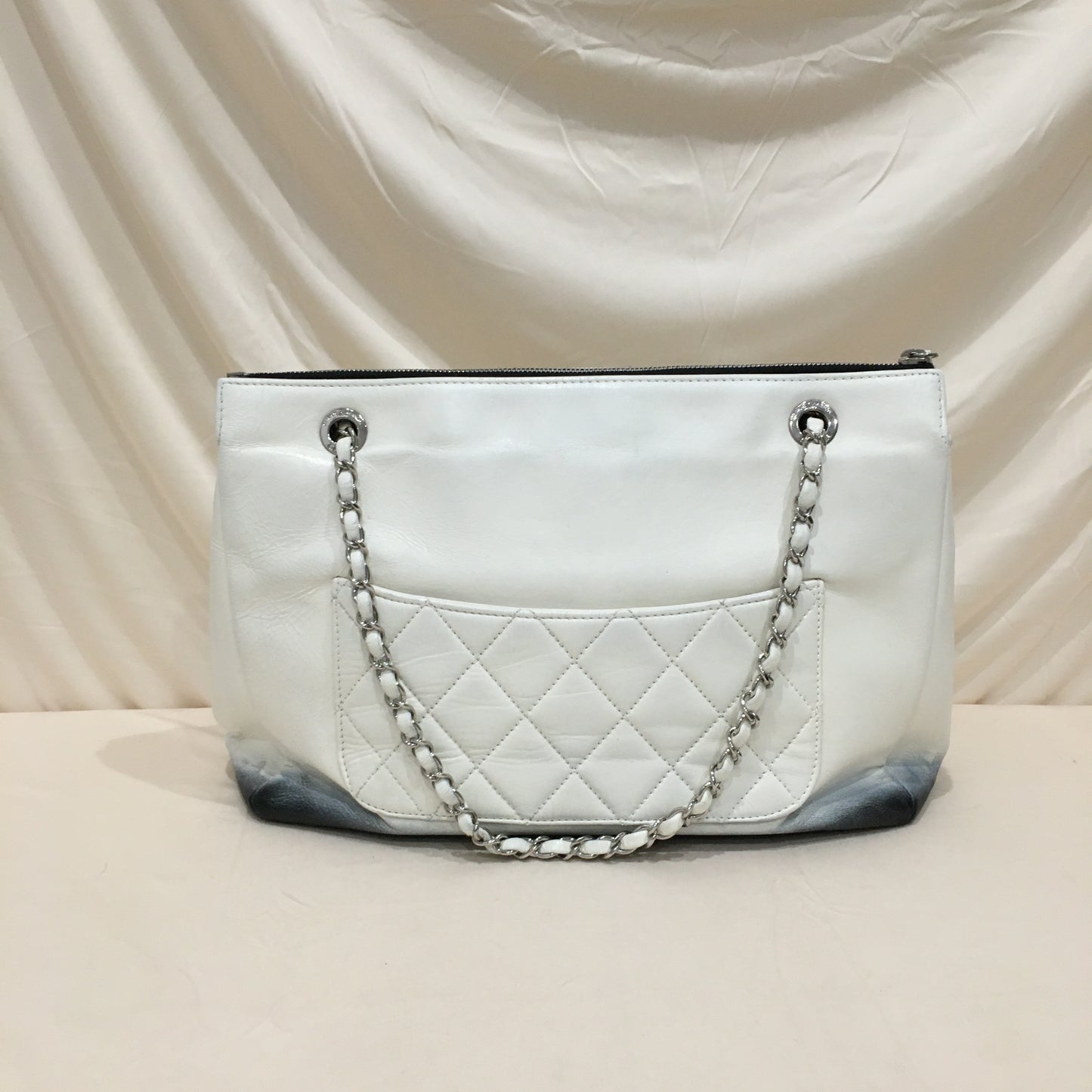 Chanel White/Black Caviar Leather Zippy Shoulder Bag Sku# 70606