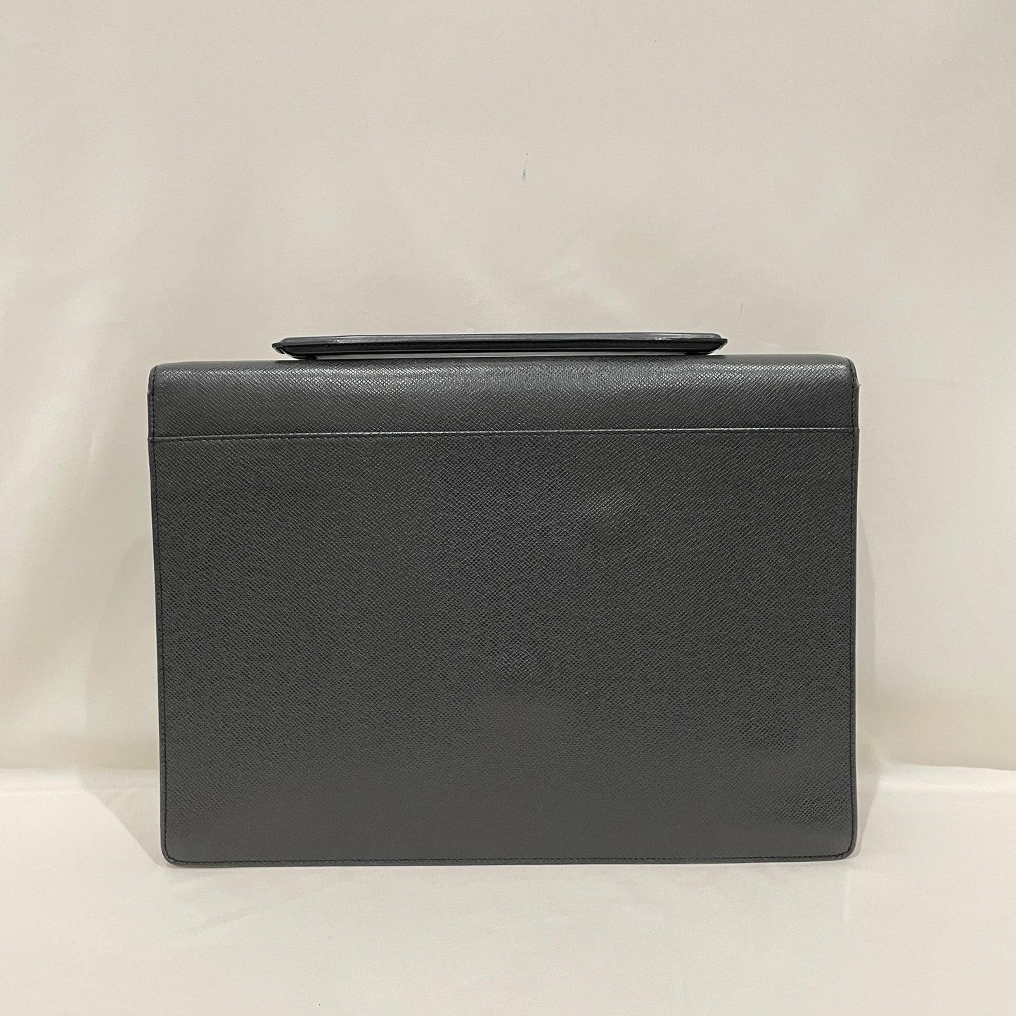 Louis Vuitton Black Taiga Business Briefcase Handbags Sku# 80612