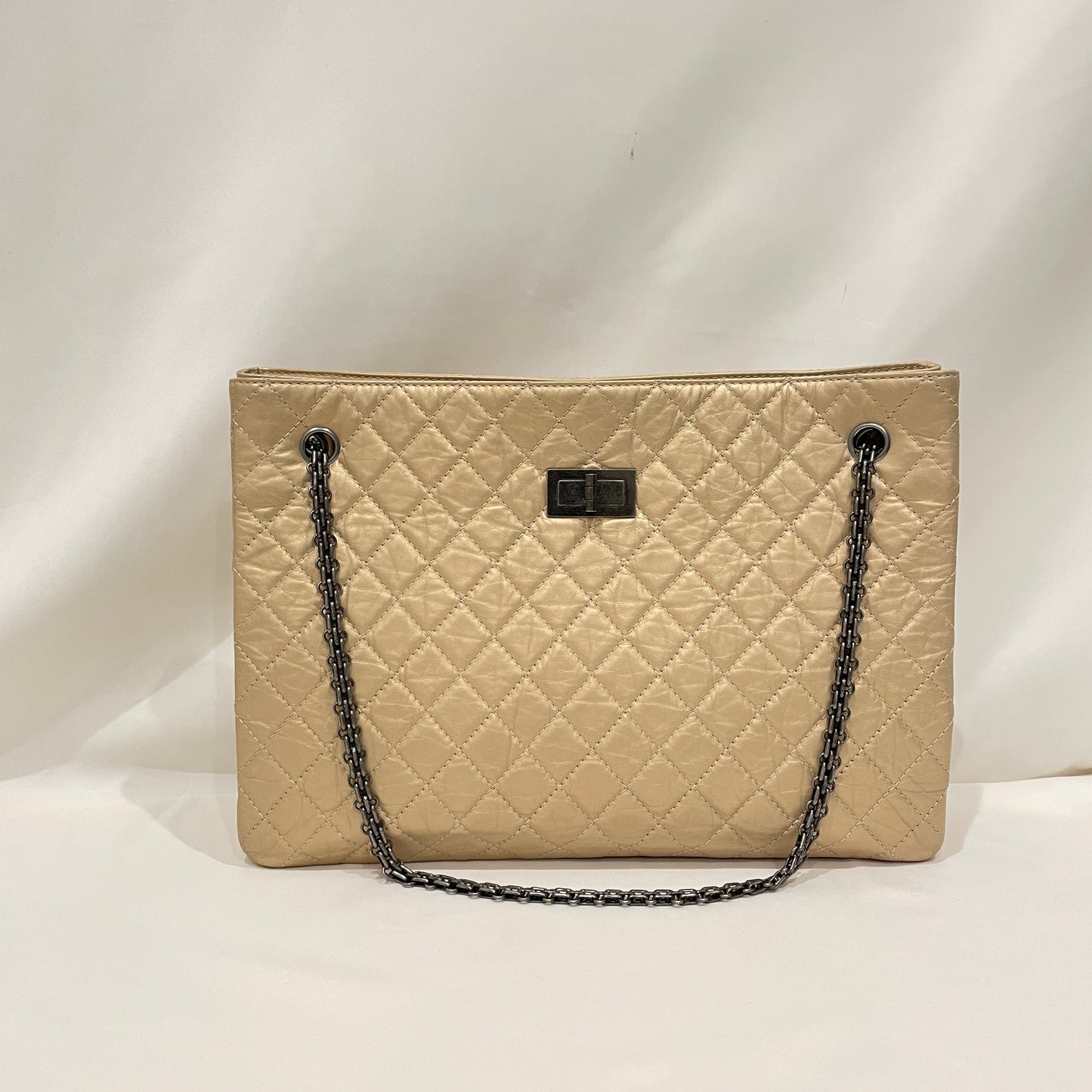 Chanel Gold Leather 2.55 Reissue Chain Tote Sku#80638