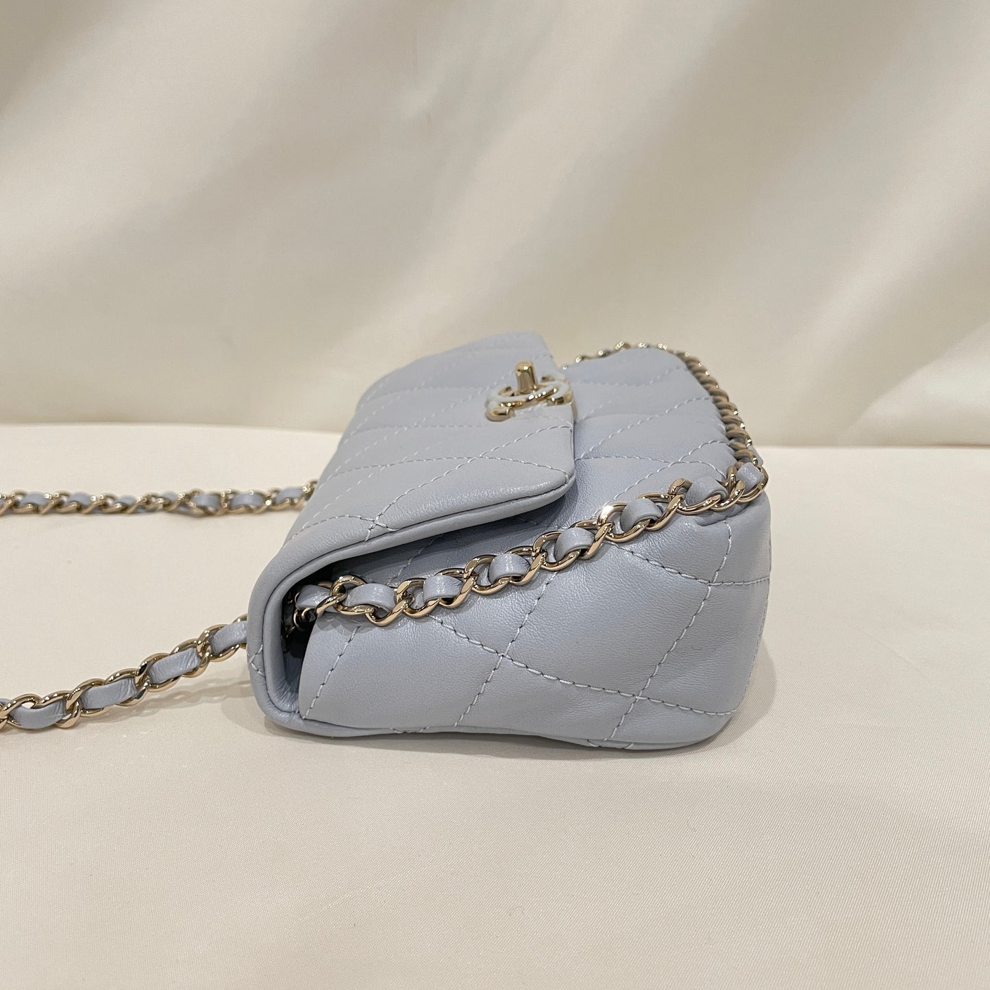 Chanel Blue Leather Chain Shoulder Bag Sku#80528