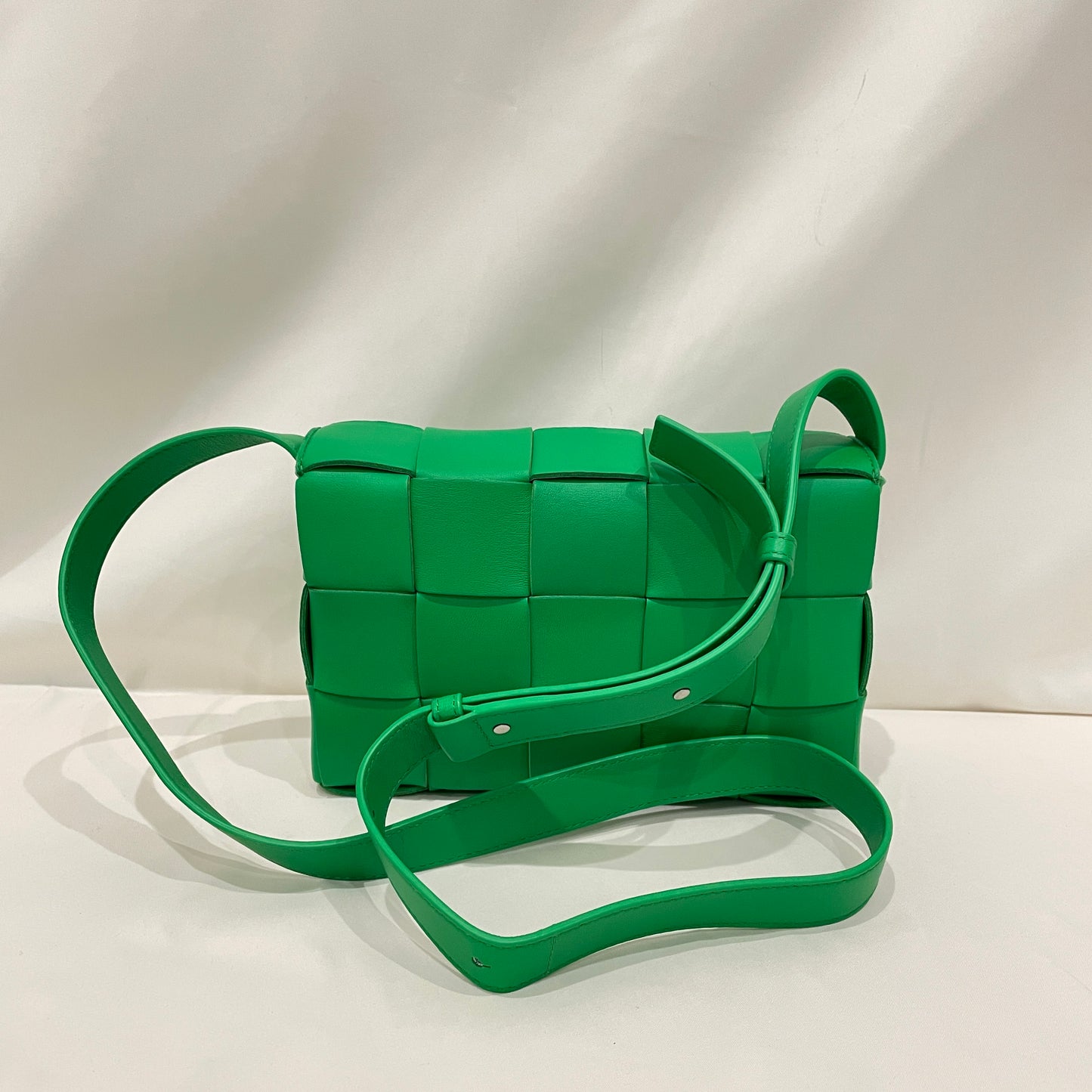 Bottega Veneta Green Leather Cassette Shoulder Bag Sku#80723