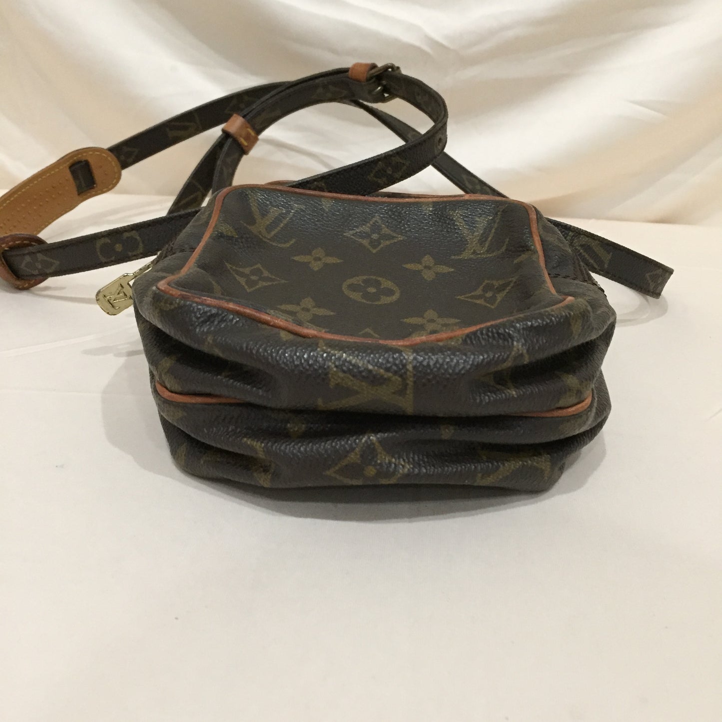 Louis Vuitton Damier Coated Canvas Neverfull MM Shoulder Bag Sku# 68331