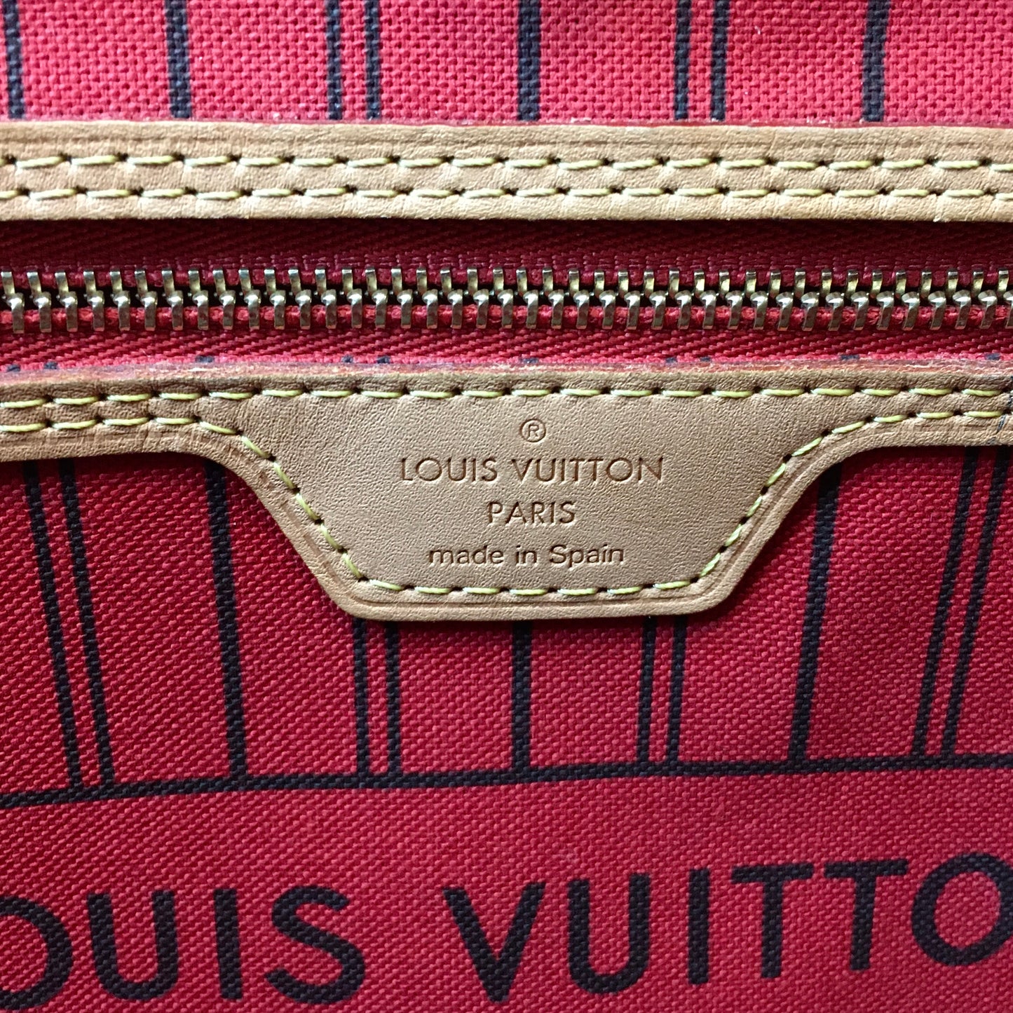 Louis Vuitton Monogram Coated Canvas Neverfull MM Shoulder Bag Sku# 68386