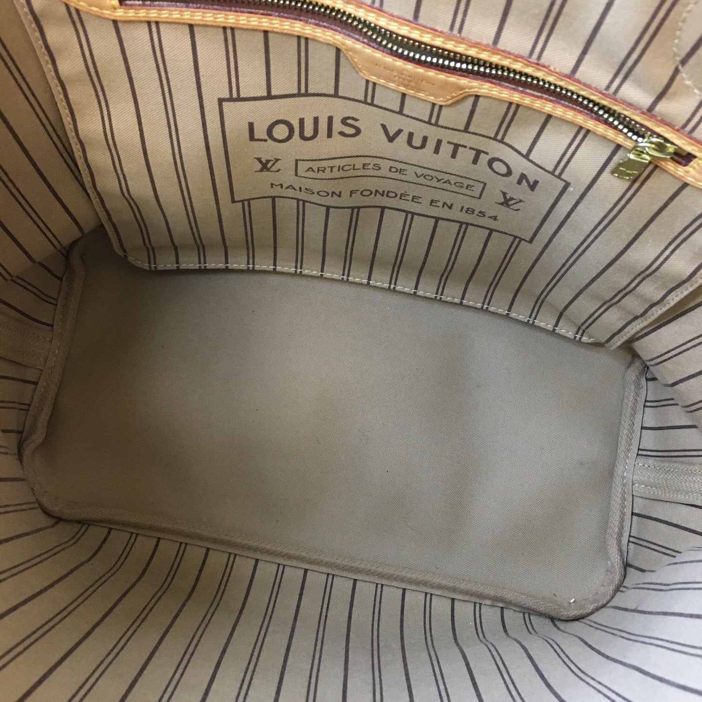 Louis Vuitton Monogram Coated Canvas Neverfull MM Shoulder Bag Sku# 68388