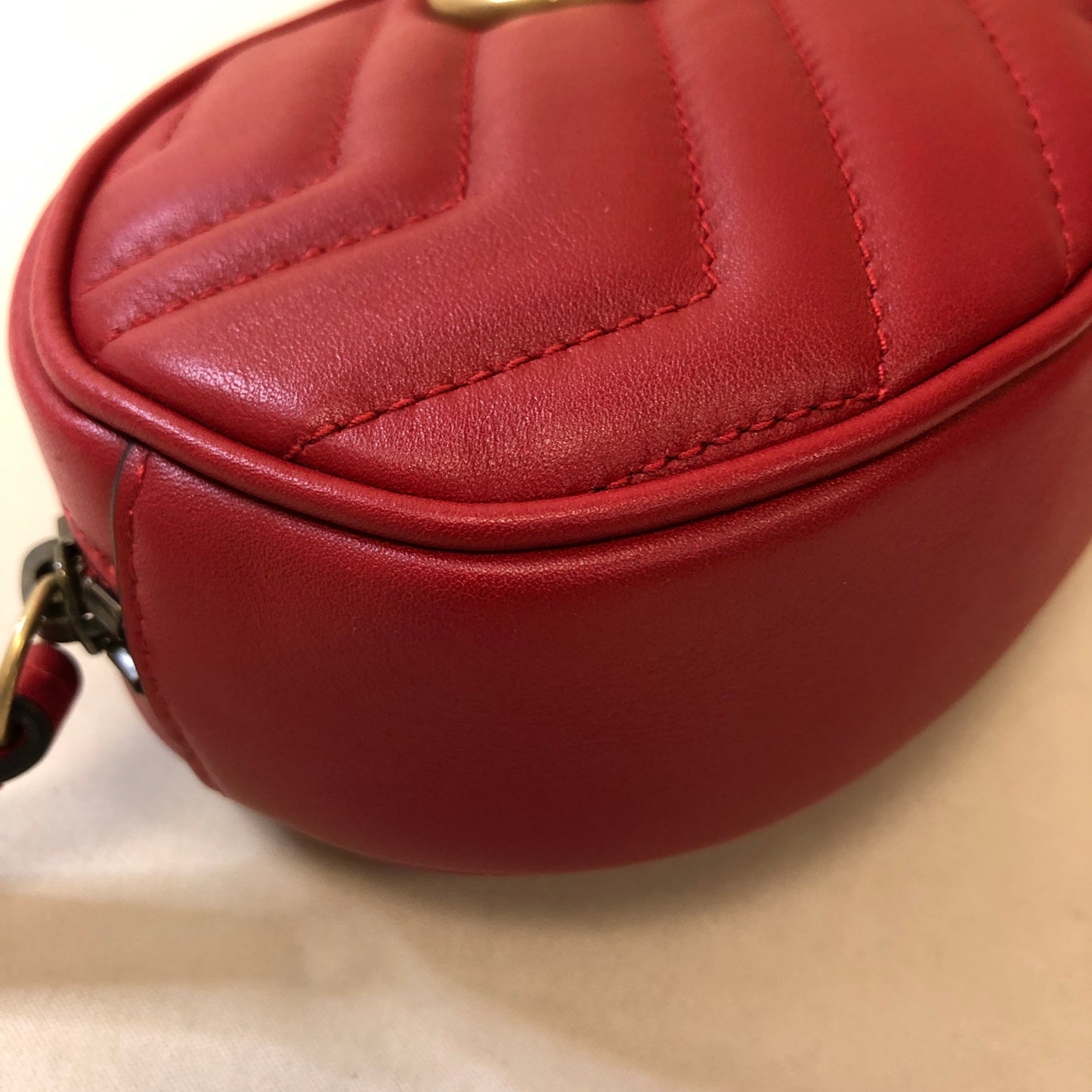 Gucci Red Leather Belt Bag 75/30 Sku# 63743